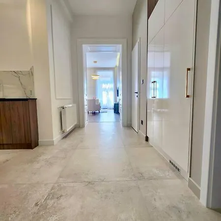 Chic 21 Apartment
